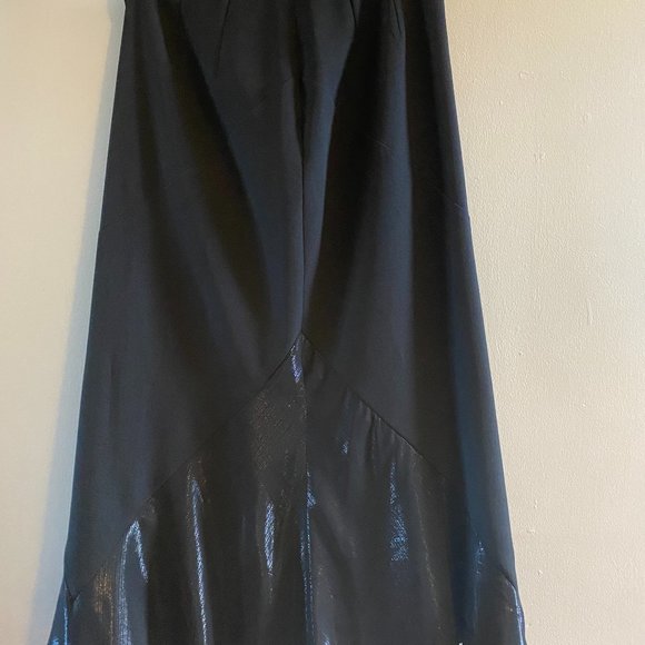 Long Black skirt - Picture 1 of 12